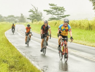 Cyclists Power Through Rain In Paradise Ride